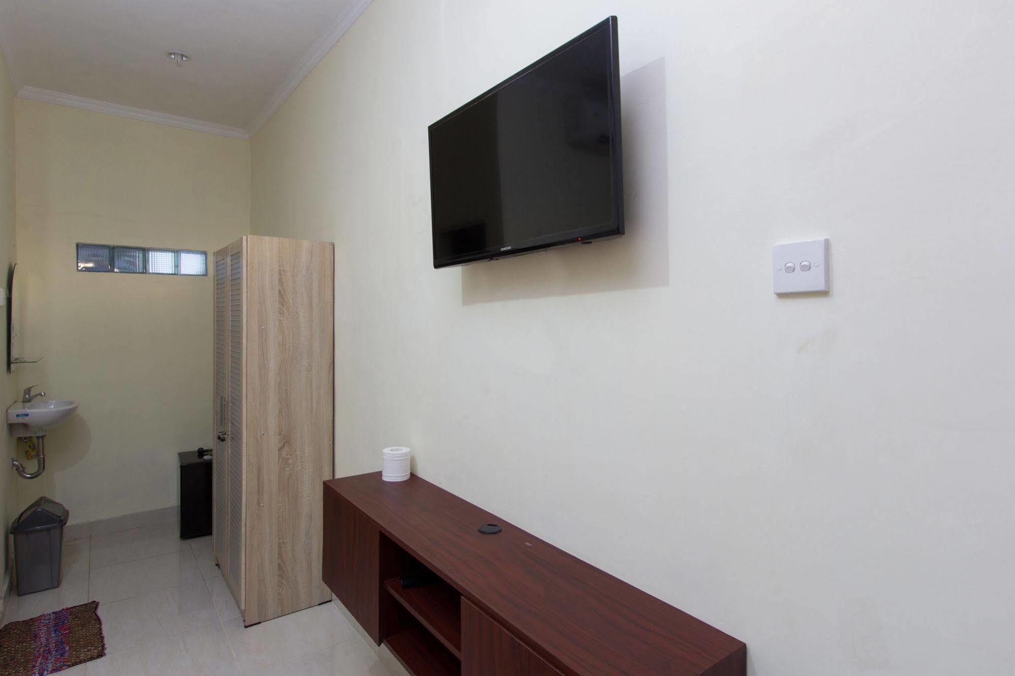 Reddoorz @ Sehati Raya Kuta Legian Exterior foto